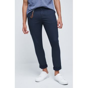 Medicine pantaloni barbati, culoarea albastru marin, cu fason chinos