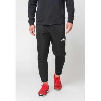 Pantaloni cu talie ajustabila si tehnologie Dri-FIT pentru alergare