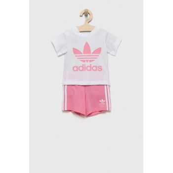 adidas Originals set de bumbac pentru copii culoarea roz