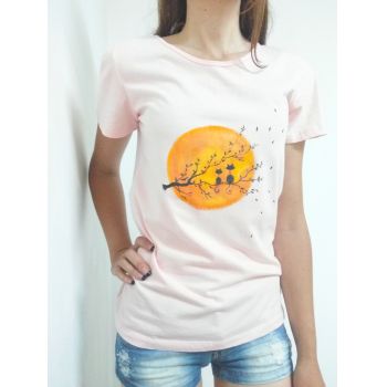 Tricou roz pal pictat manual cu pisicute si luna