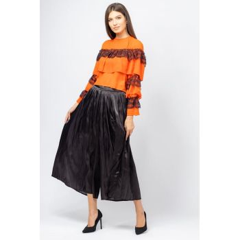 Pantaloni eleganti, neagri, cu aspect lucios