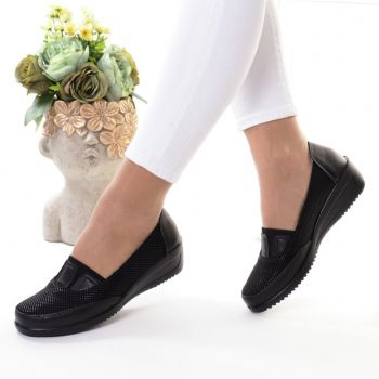 Pantofi negri usori Mania
