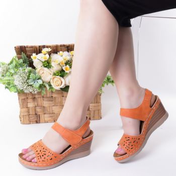 Sandale portocalii piele ecologica Hara la reducere