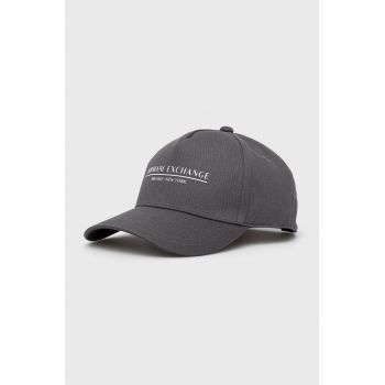 Armani Exchange șapcă din bumbac culoarea gri, cu imprimeu ieftina