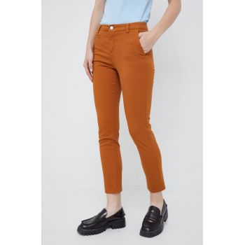 United Colors of Benetton pantaloni femei, culoarea maro, drept, medium waist la reducere