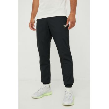 Reebok Classic pantaloni de trening barbati, culoarea negru, neted