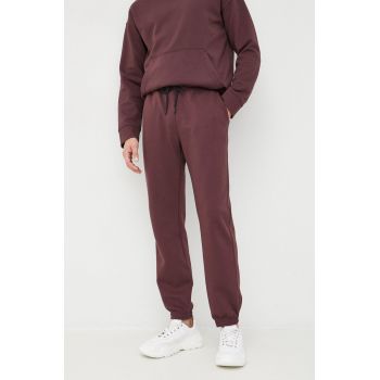 Sisley pantaloni de trening barbati, culoarea violet, neted