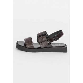 Sandale din piele ecologica cu aspect de piele de crocodil Sandale din piele ecologica cu aspect de piele de crocodil
