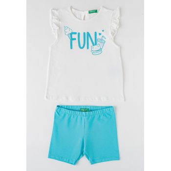 Set de pantaloni scurti si tricou cu imprimeu