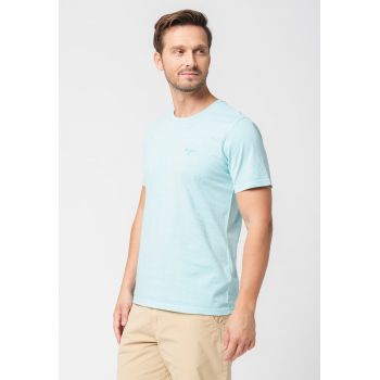 Tricou tailored fit cu logo brodat discret Garment Dyed
