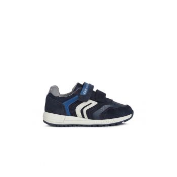 Pantofi sport cu velcro si garnituri de piele intoarsa
