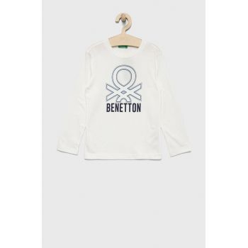 United Colors of Benetton longsleeve din bumbac pentru copii culoarea alb, cu imprimeu