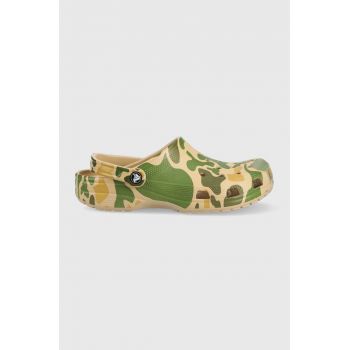 Crocs papuci Classic Printed Camo Clog barbati, culoarea verde 206454.2Y6.M-CHAI.TAN