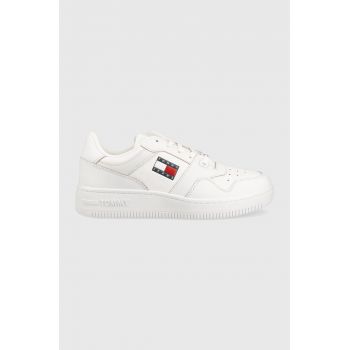 Tommy Jeans sneakers din piele Etch Basket culoarea alb