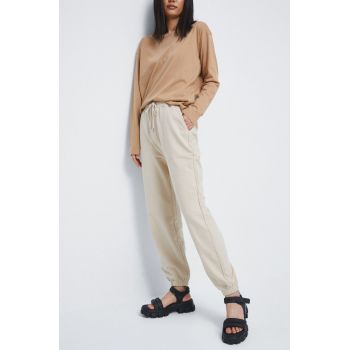 Medicine pantaloni de trening femei, culoarea bej, neted