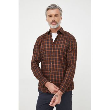 BOSS camasa barbati, culoarea maro, cu guler clasic, regular