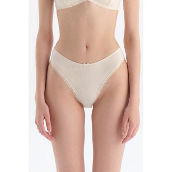 Chiloti brazilieni cu aspect striat