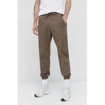 Abercrombie & Fitch pantaloni barbati, culoarea maro