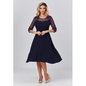 Rochie evazata cu maneci medii