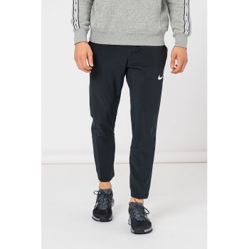 Pantaloni cu talie medie - detalii logo si tehnologie Dri-FIT - pentru antrenament