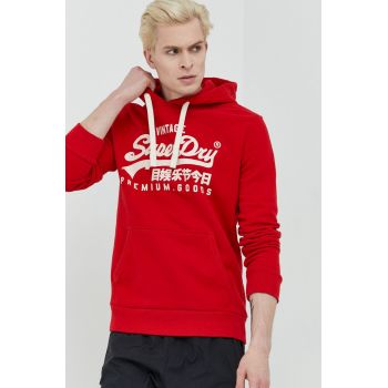 Superdry bluza barbati, culoarea rosu, cu glugă, cu imprimeu ieftin