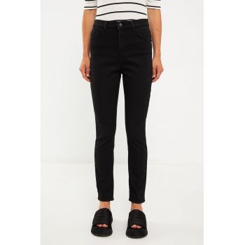 Blugi slim fit cu talie inalta