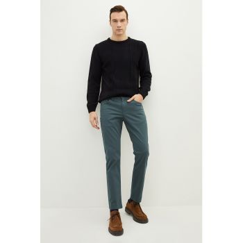 Pantaloni slim fit