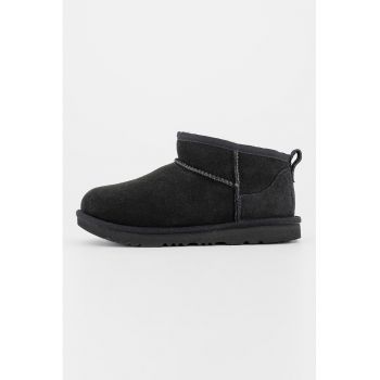 Ghete slip-on rezistente la apa din piele intoarsa Classic Ultra Mini de firma originale