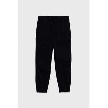 Abercrombie & Fitch pantaloni copii culoarea negru, neted