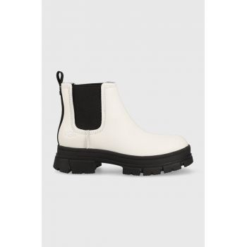 UGG cizme W Ashton Chelsea femei, culoarea alb, cu toc plat 1130515.WHT-WHT
