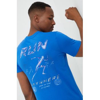 Under Armour tricou Run Anywhere barbati, cu imprimeu