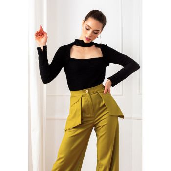 Bluza cu striatii si decupaje