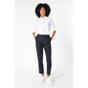 Pantaloni chino slim fit in carouri