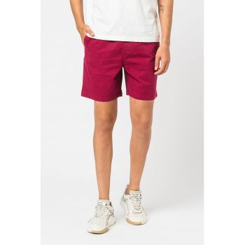 Pantaloni scurti cu snur de ajustare si buzunare