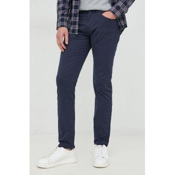 BOSS pantaloni barbati, culoarea albastru marin, cu fason chinos