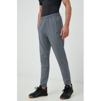 Reebok pantaloni de antrenament Workout Ready barbati, culoarea gri, neted de firma originali