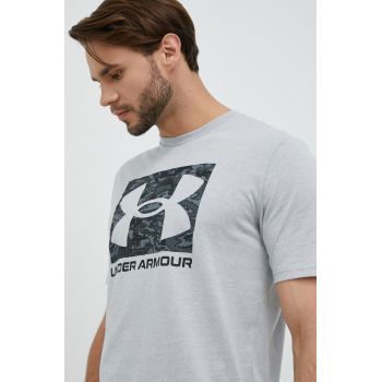 Under Armour tricou barbati, culoarea gri, cu imprimeu 1361673-369 de firma original