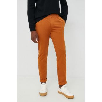 United Colors of Benetton pantaloni barbati, culoarea portocaliu, drept de firma originali