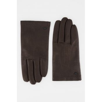 Manusi de piele cu aspect perforat