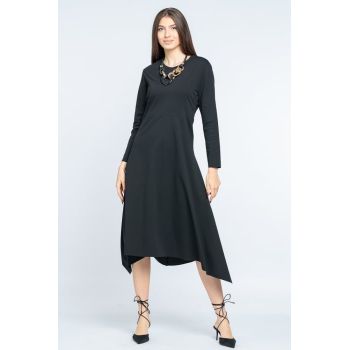 Rochie neagra in colturi, cu tafta si funda pe spate