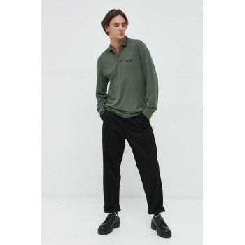 Abercrombie & Fitch longsleeve barbati, culoarea verde, neted ieftin