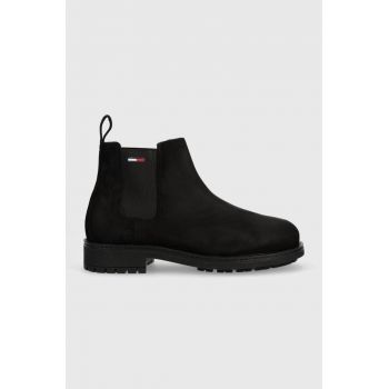 Tommy Jeans botine din piele intoarsa Classic Tommy Jeans Chelsea Boot barbati, culoarea negru