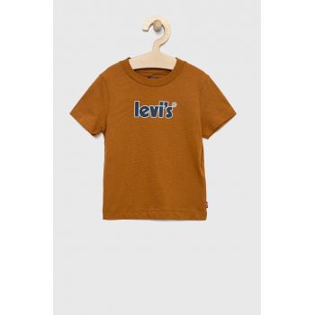 Levi's tricou de bumbac pentru copii culoarea maro, cu imprimeu ieftin