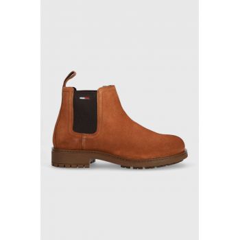Tommy Jeans botine din piele intoarsa Classic Tommy Jeans Chelsea Boot barbati, culoarea maro
