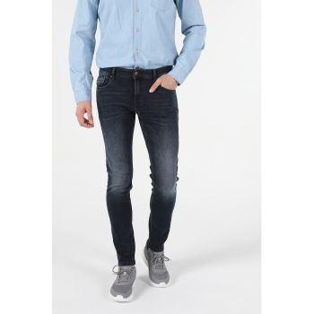 Blugi slim fit cu detalii cu aspect decolorat la reducere