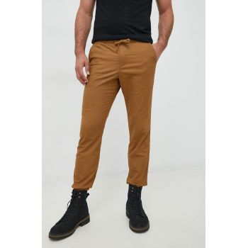 GAP pantaloni barbati, culoarea maro