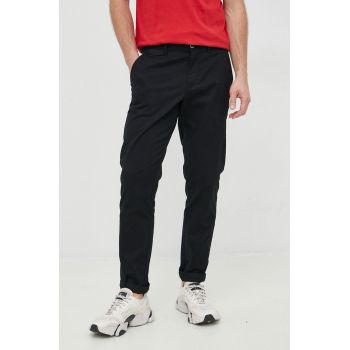 Sisley pantaloni barbati, culoarea negru, mulata