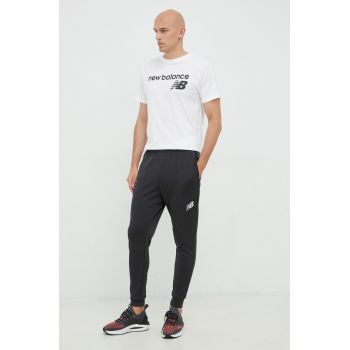 New Balance pantaloni de antrenament Tenacity barbati, culoarea negru, neted