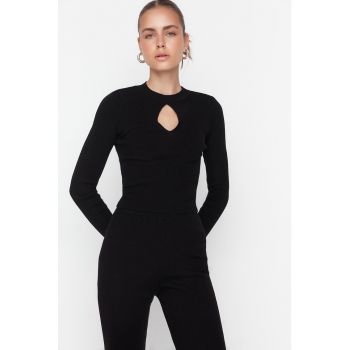 Set de pulover tricotat fin si pantaloni cu decupaj frontal - 2 piese