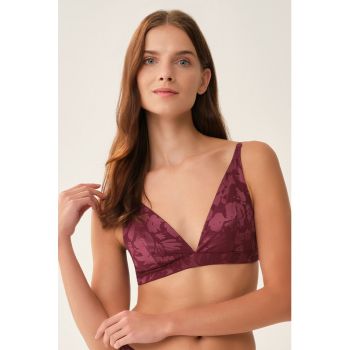 Sutien triunghiular cu model